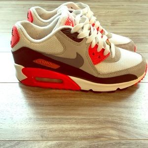 NIKE AIR MAX SNEAKERS